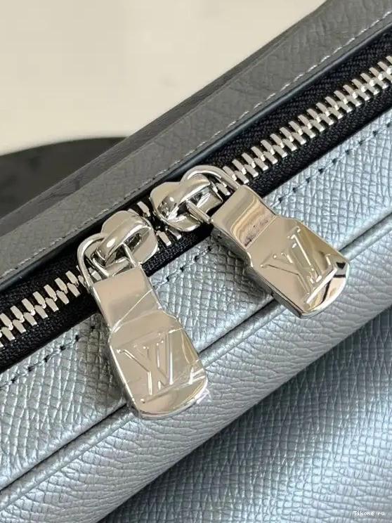 Cheap VUITTON MESSENGER LOUIS OUTDOOR 0507